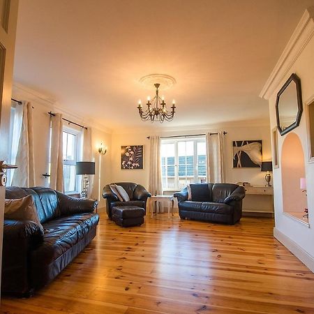 Bradog House - Beautiful 4 Bedroom House In Central Бандоран Экстерьер фото
